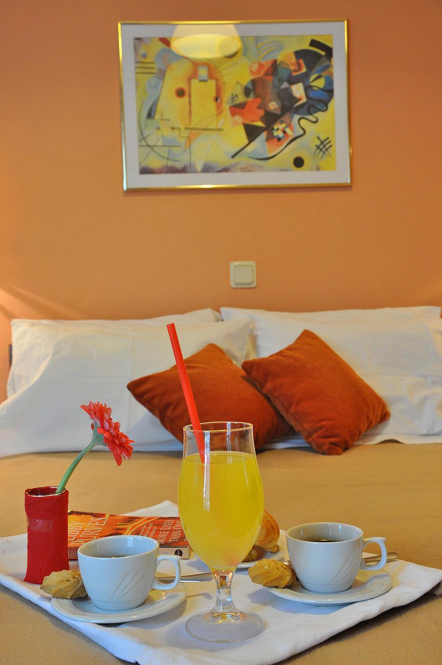 Bretagne Hotel 2*